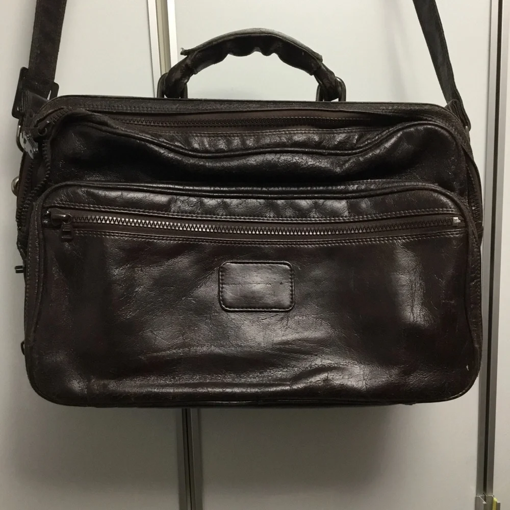 Genuine Leather Zippered Shoulder Messenger Bag - Picture 2 of 16